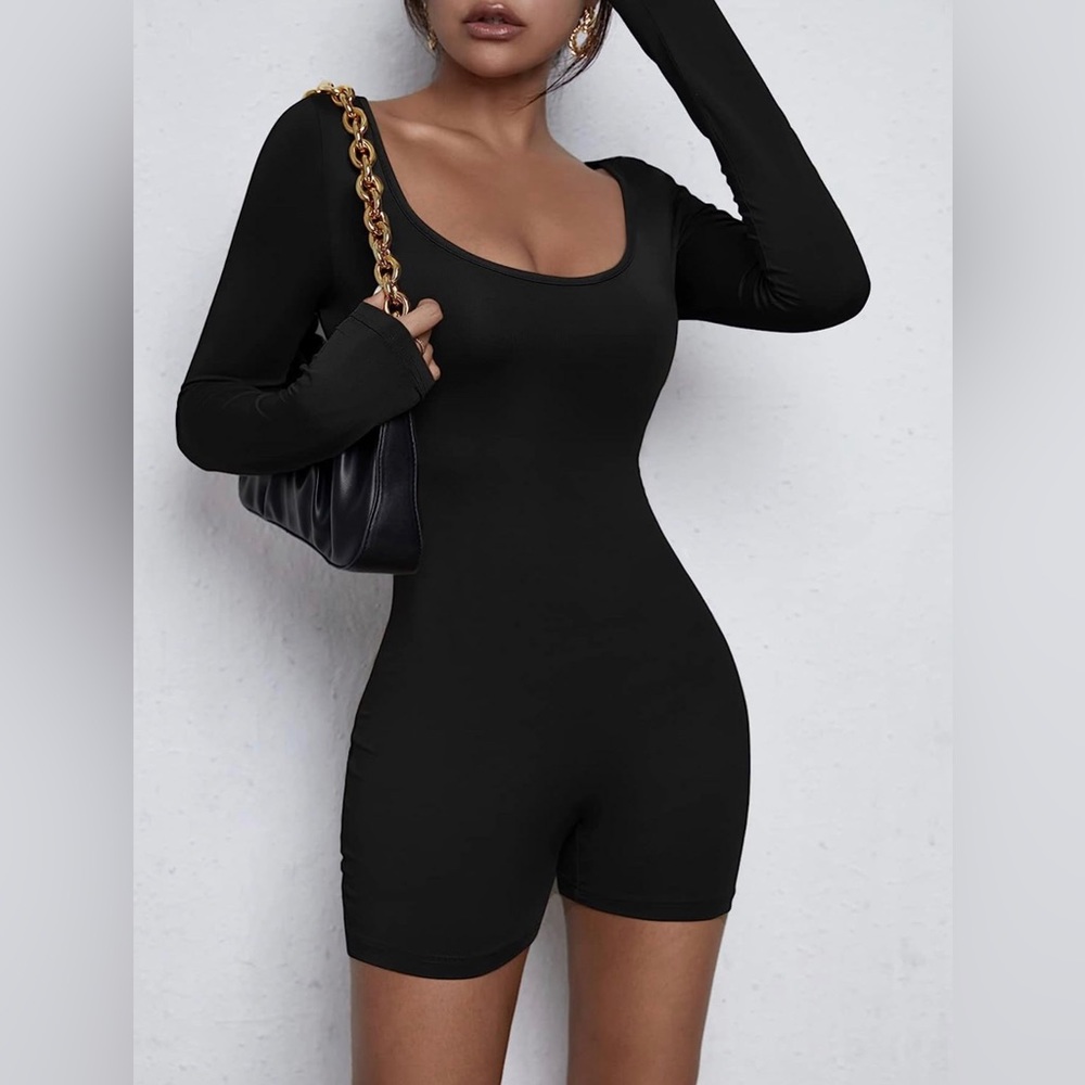 BLACK LONG SLEEVE RIBBED ROMPER